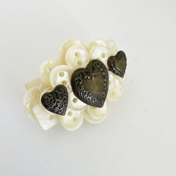 Vintage Hallmark Cards Button and Heart Brooch HMK CDS - Picture 2 of 5